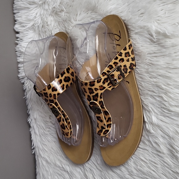 Blowfish Malibu Patent Leopard Flat Thong Flip Flops, Size 9.5 - Picture 3 of 6